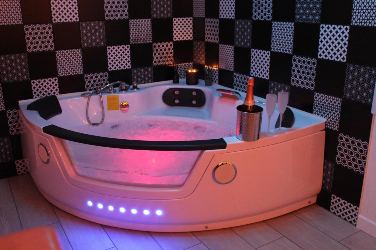 Le Logis Du Bien-Etre, Balneo & Sauna Dans Chambre Vertou Ngoại thất bức ảnh